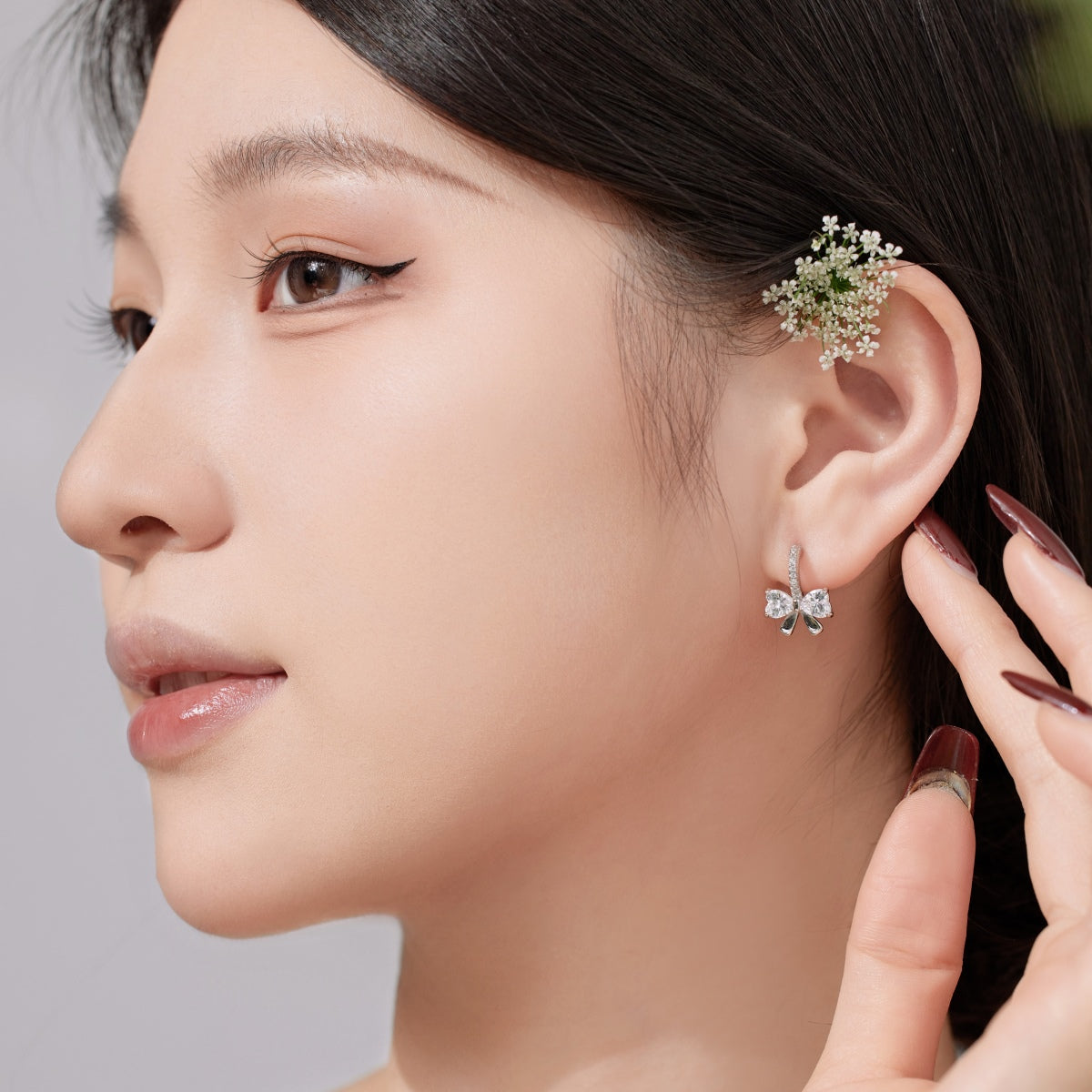 [Elitejewels]Exquisite Earrings With Heart-Shaped Bow Design