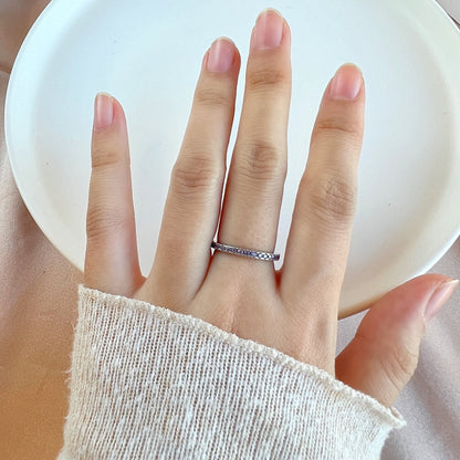 [Elitejewels]Delicate Sparkling Round Cut Daily Ring