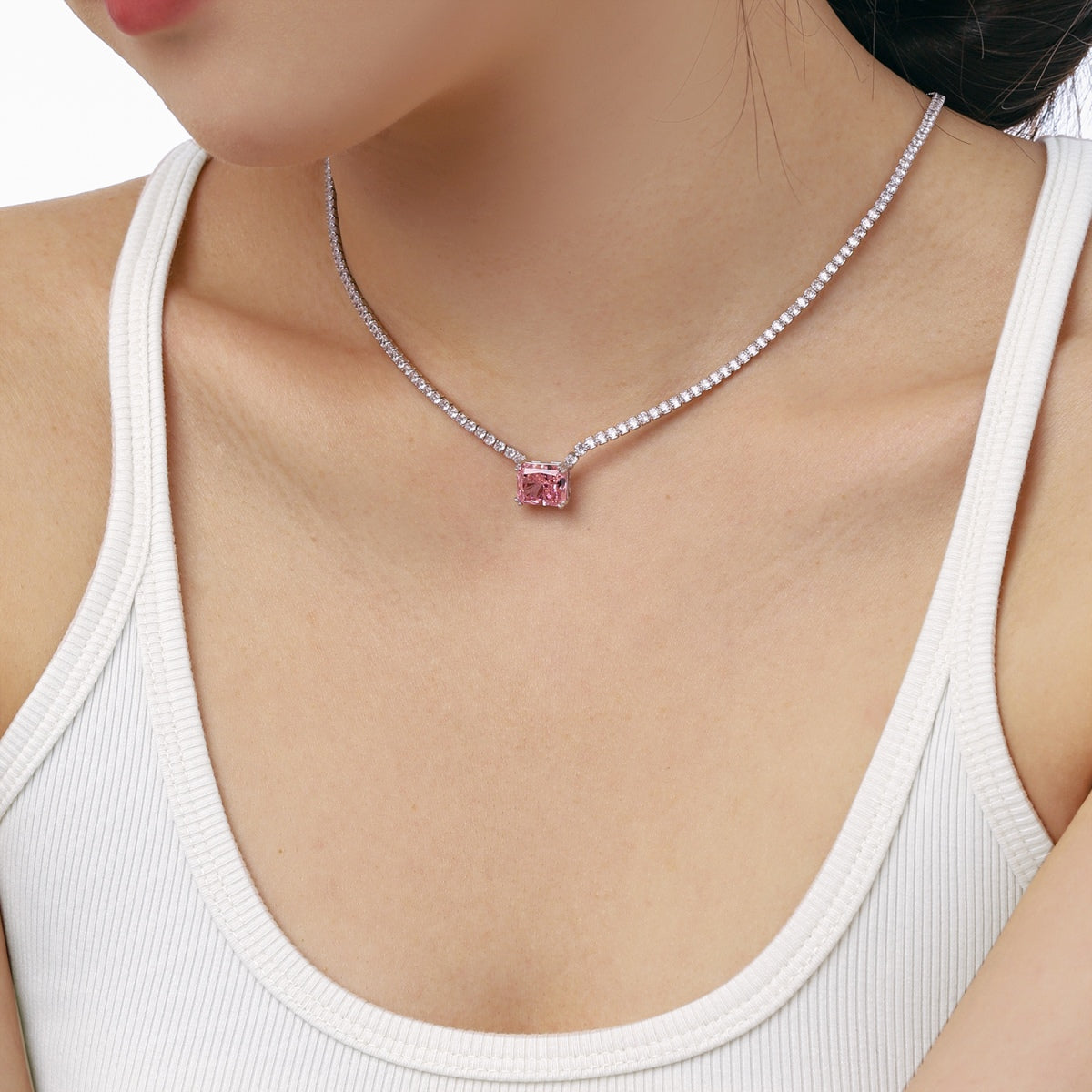 [Elitejewels]4.0 Carat Elegant Radiant Cut Necklace