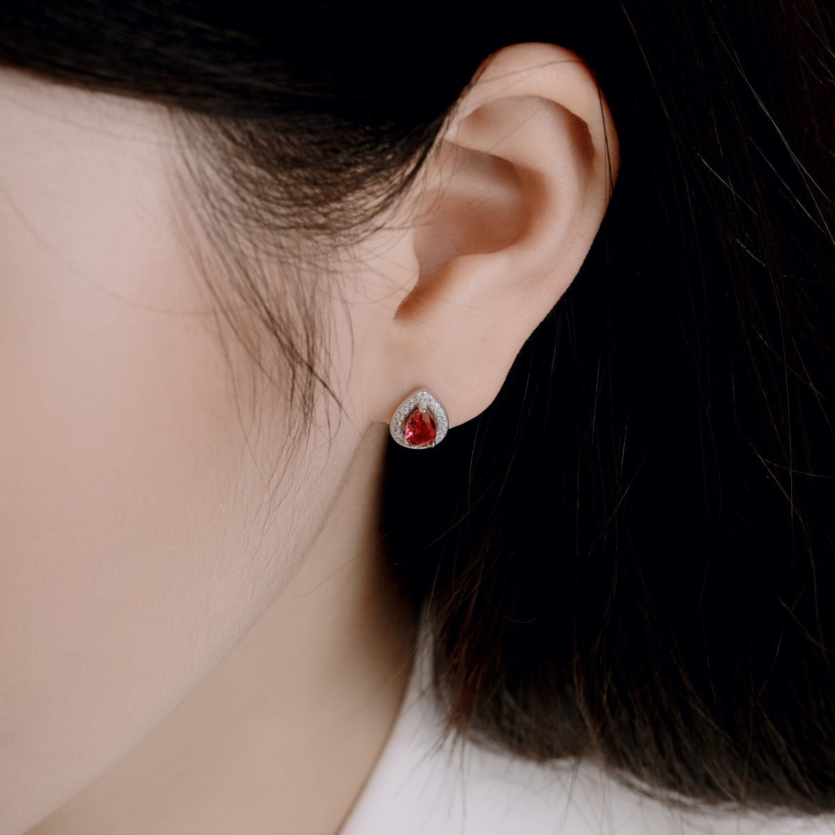 [Elitejewels]Luxurious Water Drop Shape Earrings