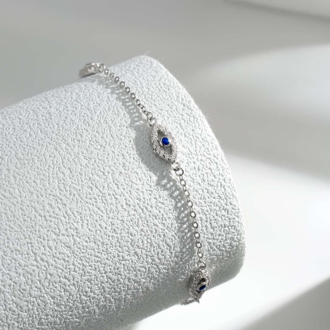 [Elitejewels]Evil Eye Shape Pendent Necklace