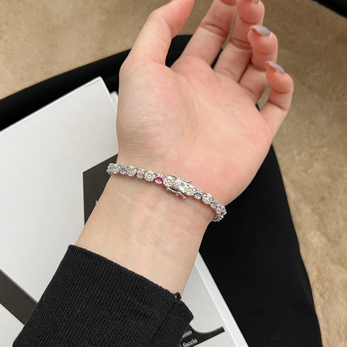 [Elitejewels]輝くマルチカットデイリーブレスレット