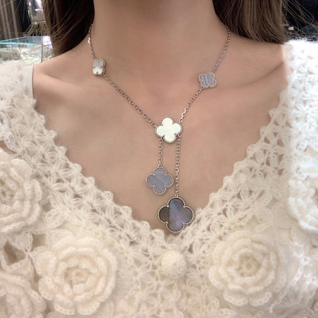 [Elitejewels]CLOVER MOP CHALCEDONY NECKLACE SILVER 6 MOTIF