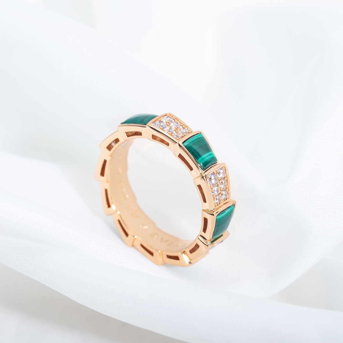 [Elitejewels]SERPENTI RING ROTGOLD MALACHIT DIAMANT GEPAPERT 4MM