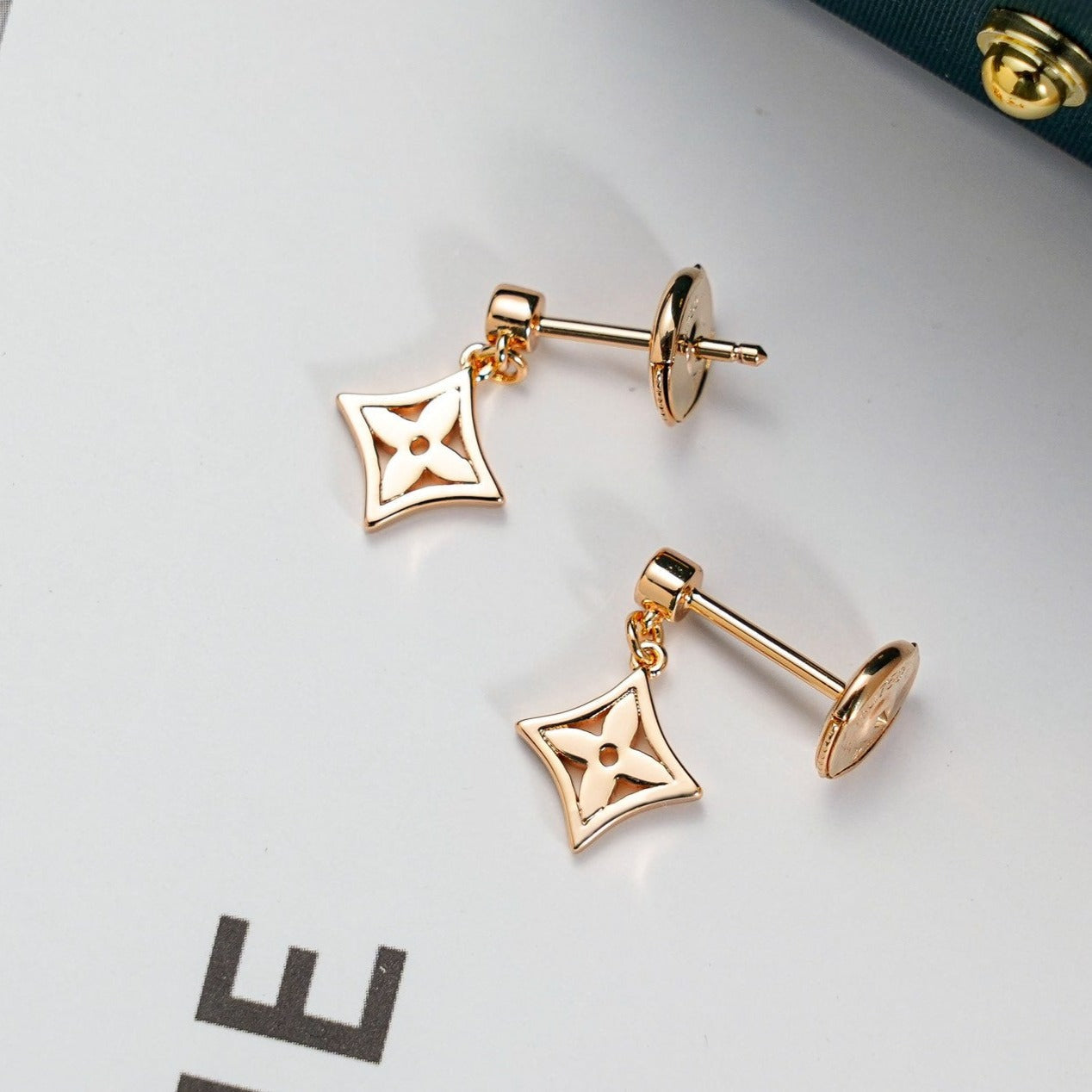 [Elitejewels]STAR EARRINGS GOLD