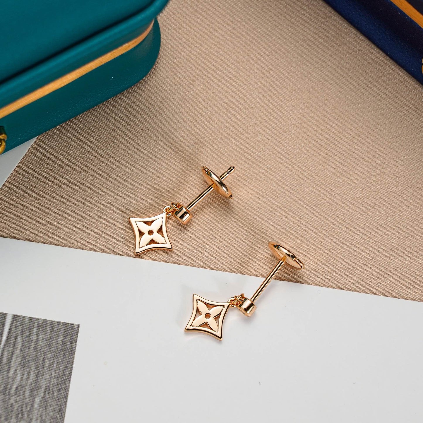 [Elitejewels]STAR EARRINGS GOLD