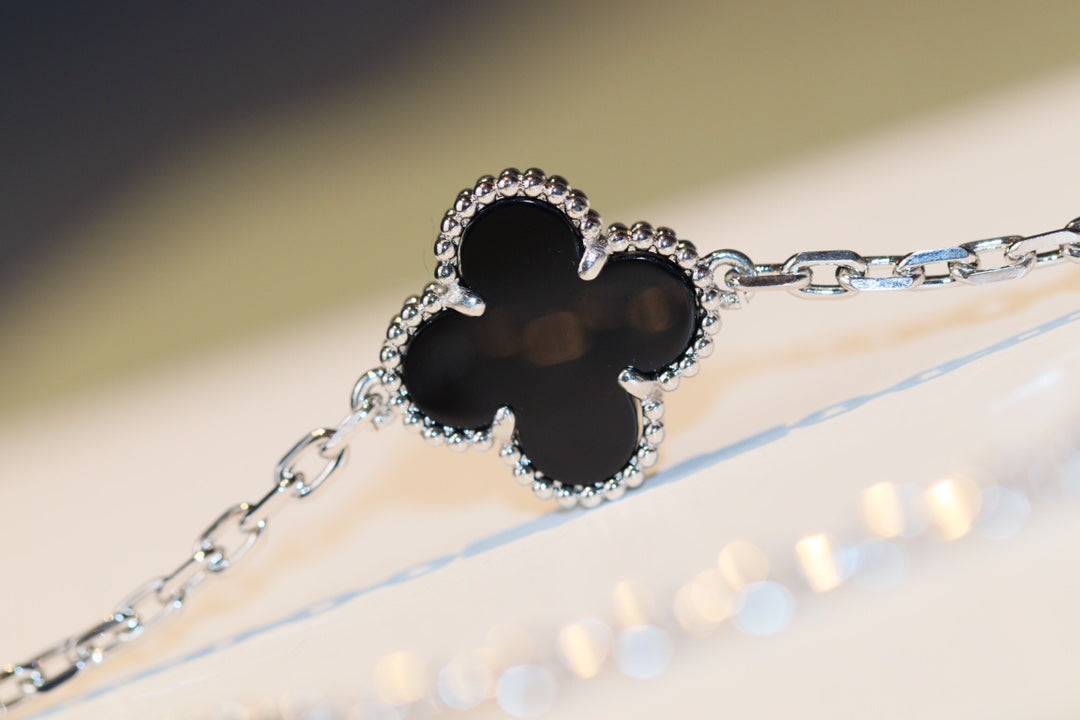 [Elitejewels]CLOVER 20 MOTIFS ONYX DIAMOND SILVER