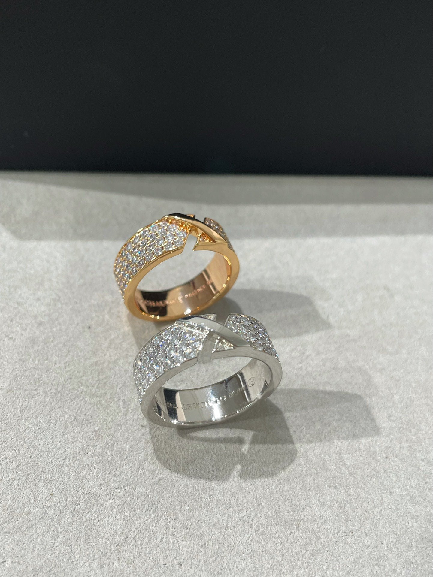 [Elitejewels] LIENS EVIDENCE RING AUS ROTGOLD MIT DIAMANTEN