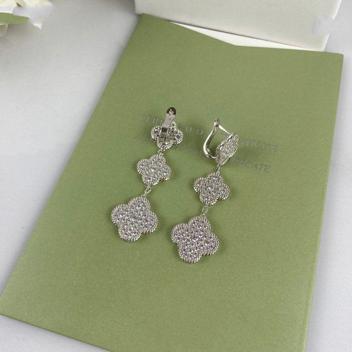 [Elitejewels]CLOVER 3 MOTIF DIAMOND SILVER DROP EARRINGS