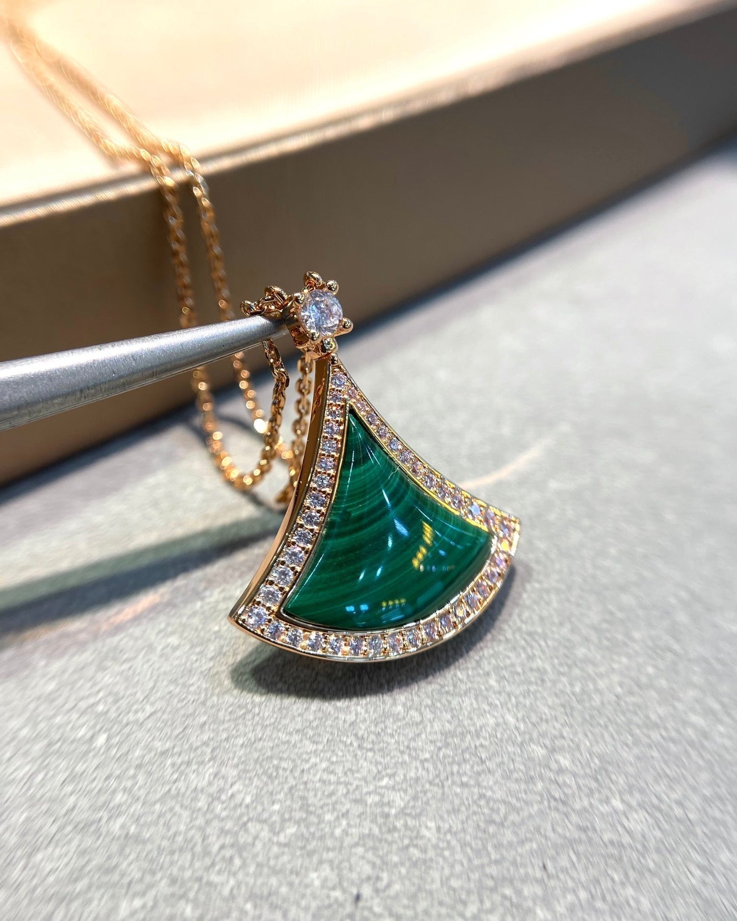 [Elitejewels]DREAM MALACHITE DIAMOND PAVED PINK GOLD NECKLACE