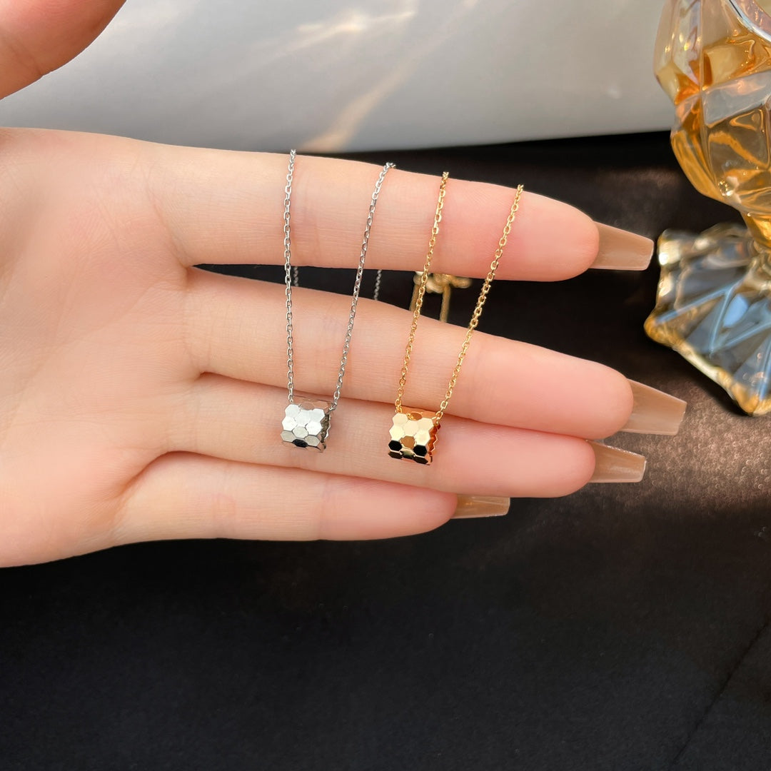 [Elitejewels]BEE MINI NECKLACE