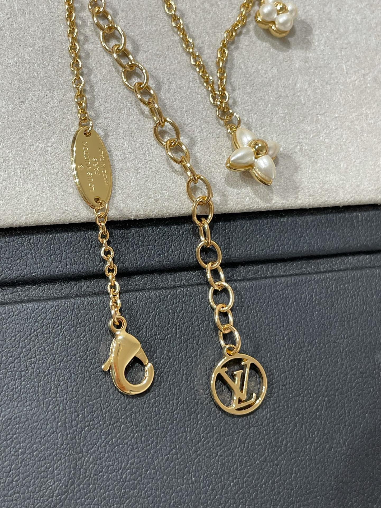 [Elitejewels]LV フラワーグラム ゴールド モップ ダブルロウ ネックレス