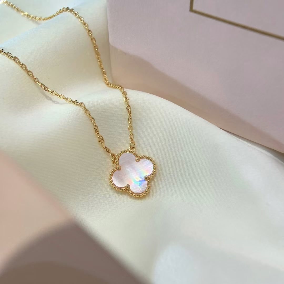 [Elitejewels]CLOVER 15MM ROSA PERLMUTT-EINZELNE BLUMENKETTE