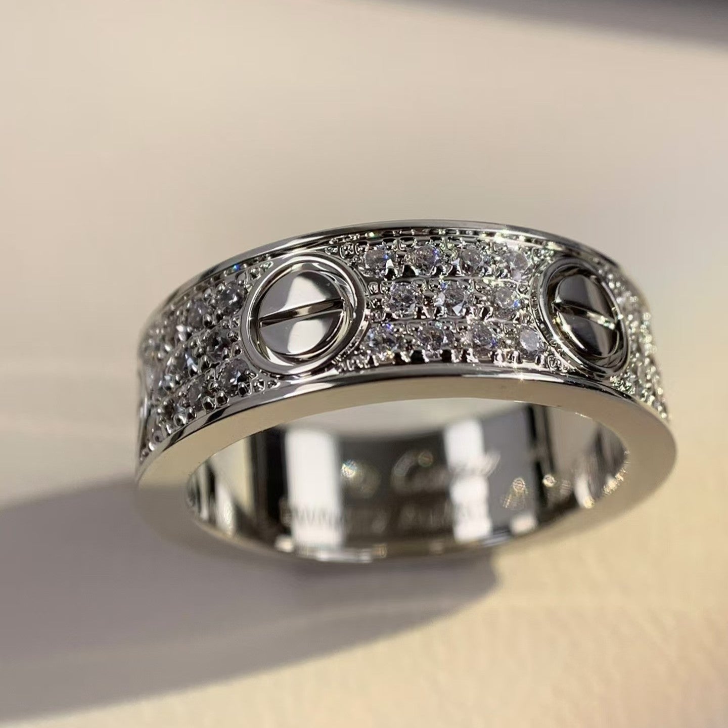 [Elitejewels] LIEBESRING 5,5 MM MIT DIAMANTEN GEPAPERT