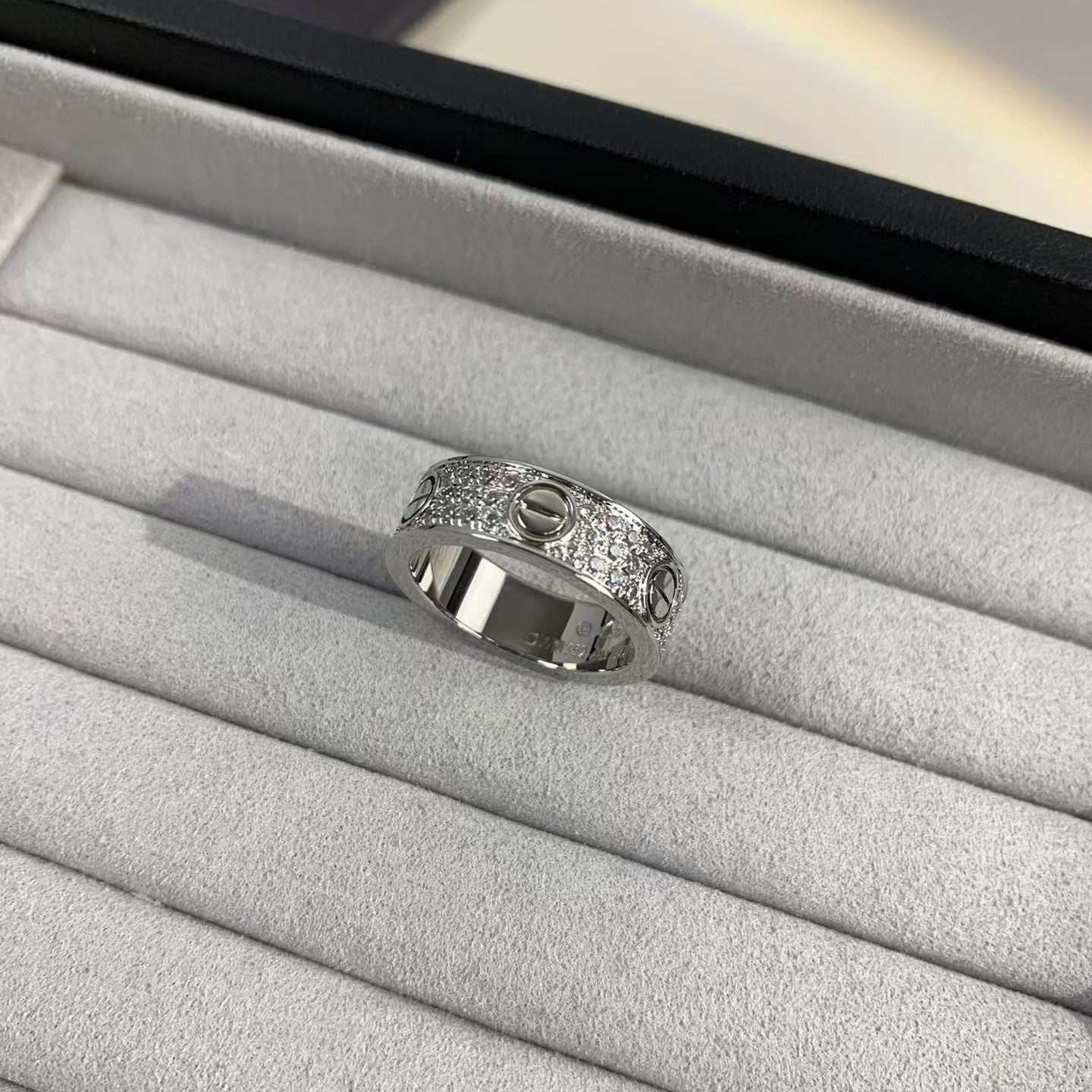 [Elitejewels] LIEBESRING 5,5 MM MIT DIAMANTEN GEPAPERT