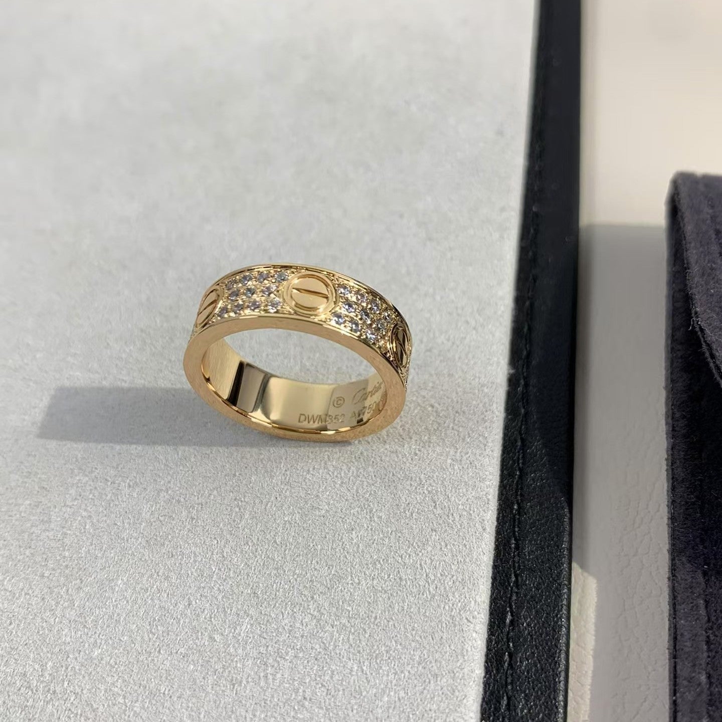 [Elitejewels] LIEBESRING 5,5 MM MIT DIAMANTEN GEPAPERT