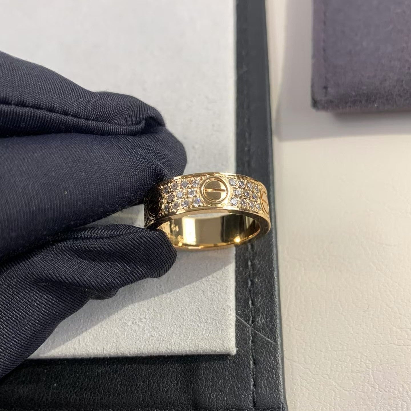 [Elitejewels] LIEBESRING 5,5 MM MIT DIAMANTEN GEPAPERT