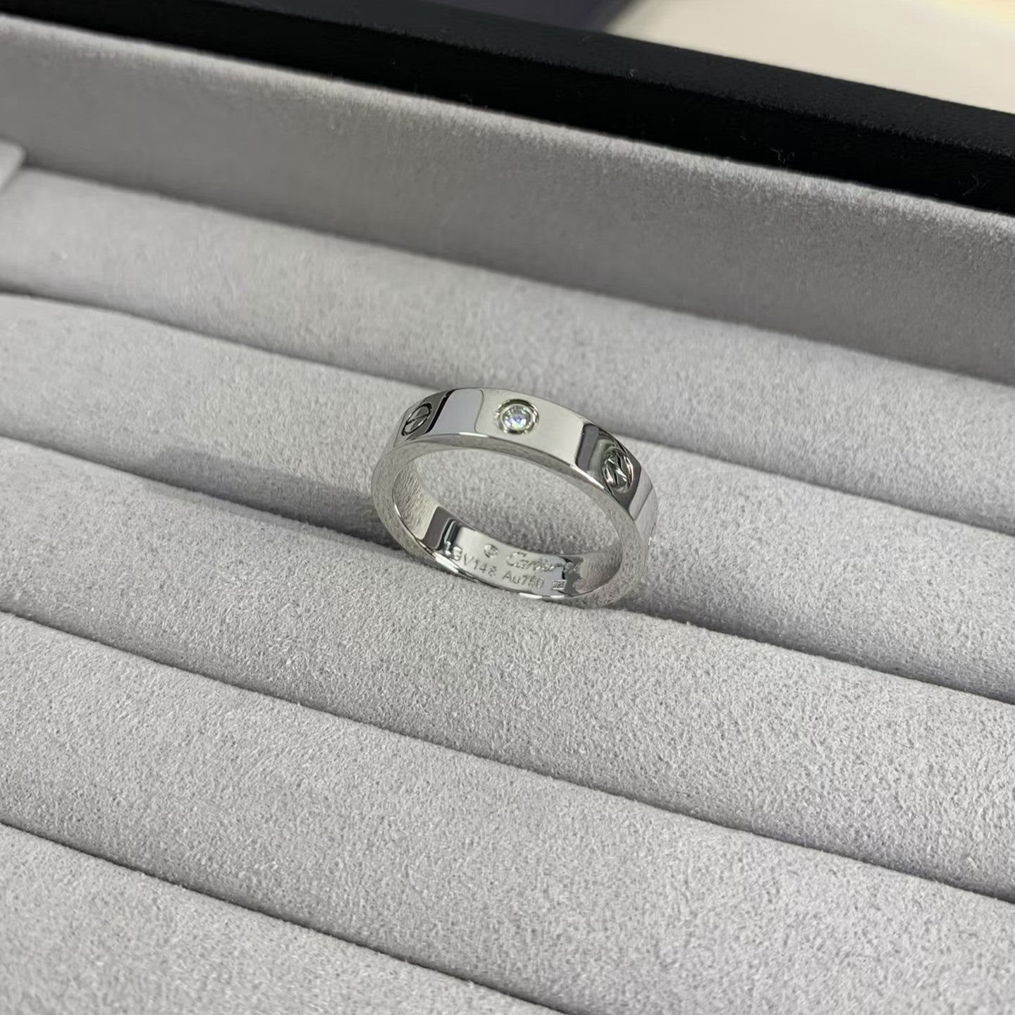[Elitejewels] LIEBESRING 4MM 1 DIAMANT SILBER
