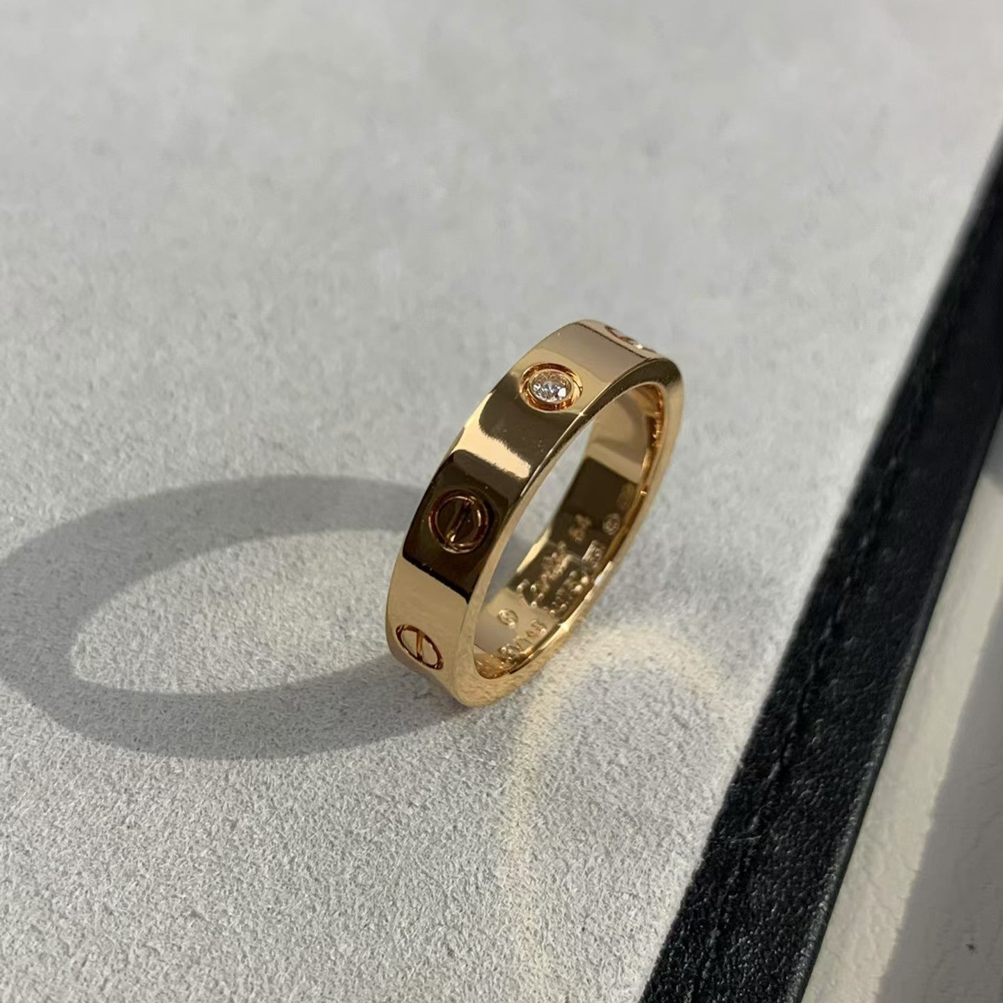 [Elitejewels] LIEBESRING 4MM 1 DIAMANT ROSGOLD