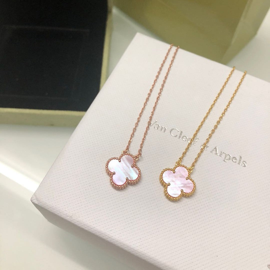 [Elitejewels]CLOVER 15MM ROSA PERLMUTT-EINZELNE BLUMENKETTE