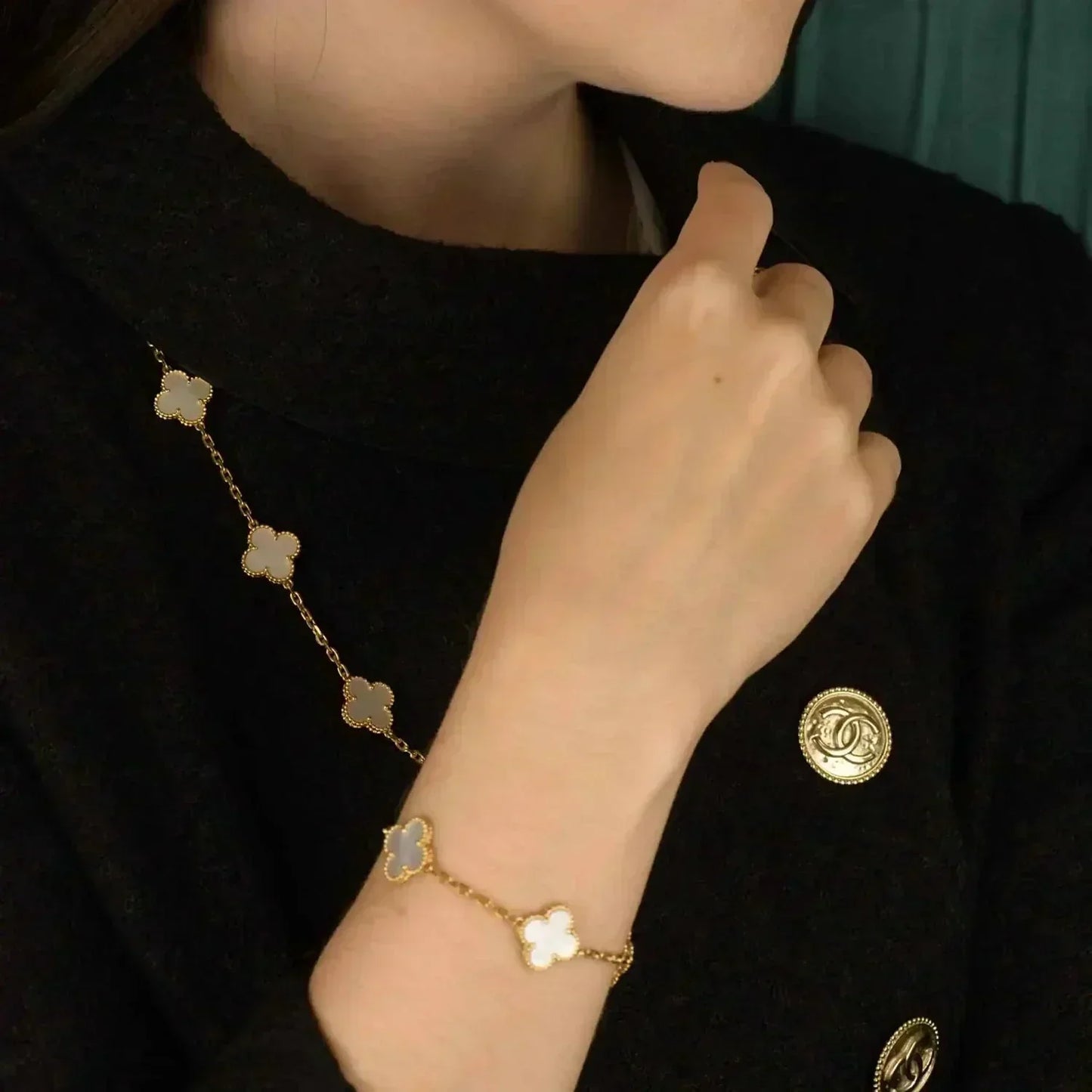 [Elitejewels]CLOVER  5 MOTIF WHITE MOP BRACELET