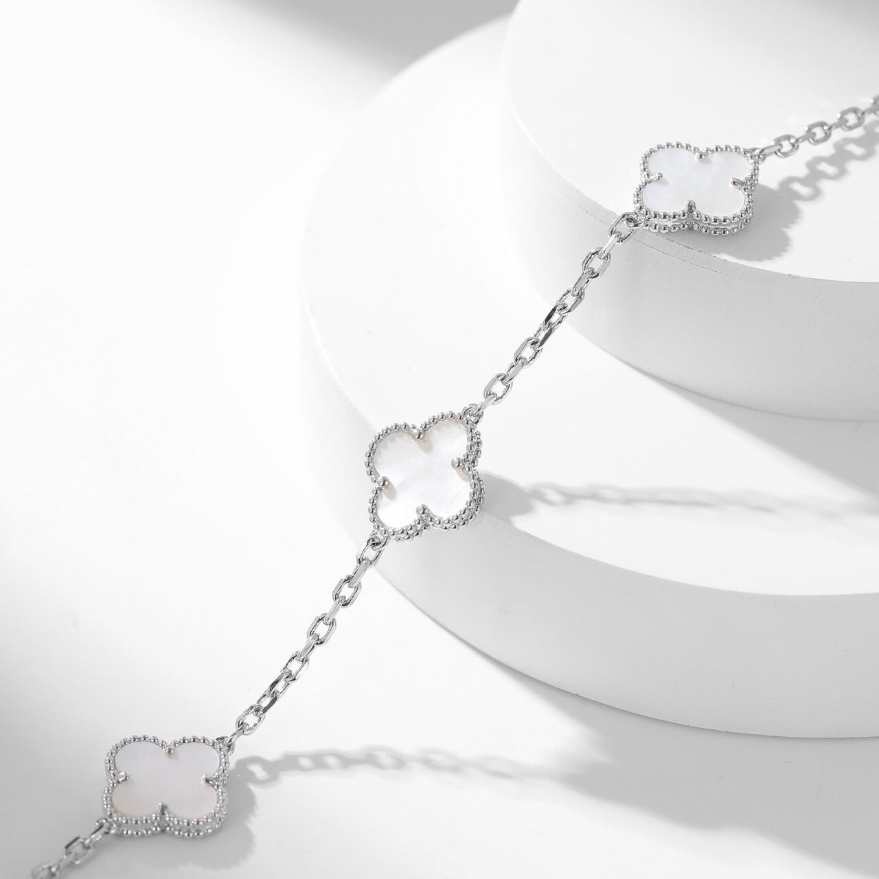 [Elitejewels]CLOVER 10 MOTIFS WHITE MOTHER OF PEARL NECKLACE