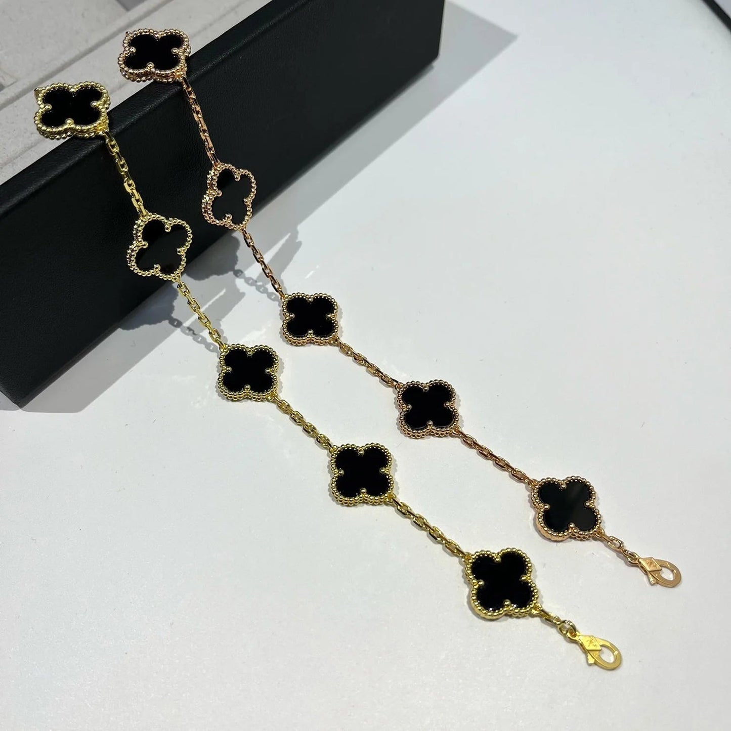 [Elitejewels]CLOVER  5 MOTIFS BLACK ONYX BRACELET